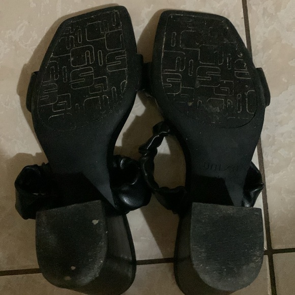 Unisa - Picture 3 of 3